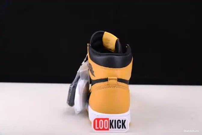 One Kick High Jordan Air Retro 1 OG 555088-701 Pollen 0625